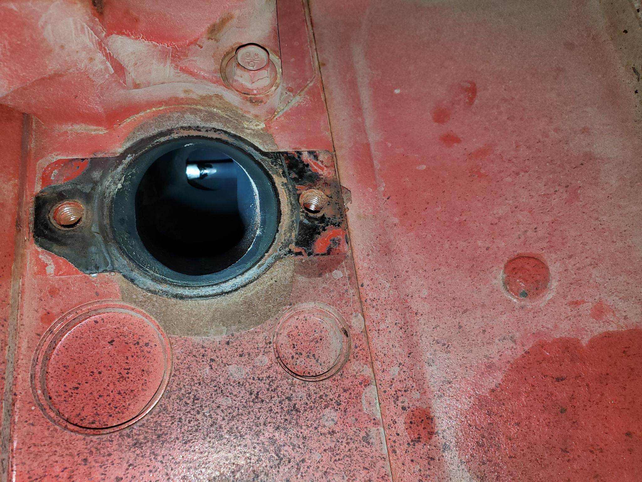 Broken exhaust manifold bolt CM870